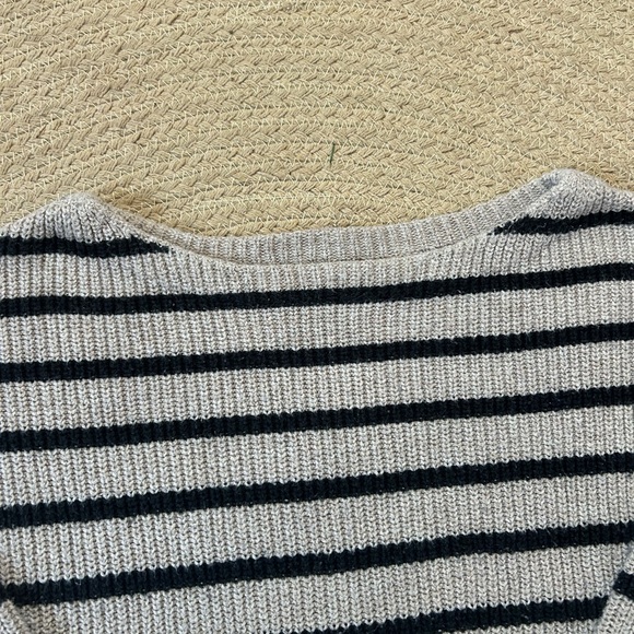Old Navy Tunic Striped Women's Sweater - Picture 3 of 4